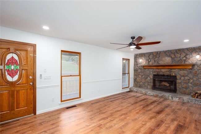 Photo - 512 Fieldwood Dr NW