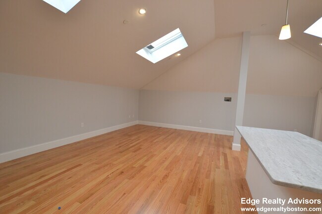Photo - 18 Murdock St Unit 10