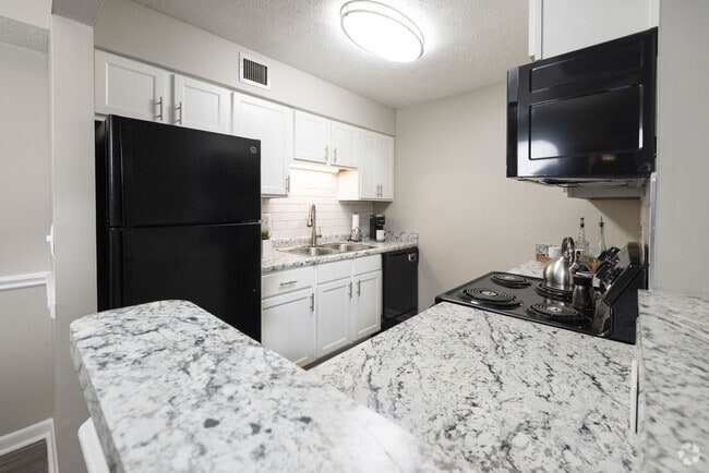 Building Photo - Cross Creek Rental