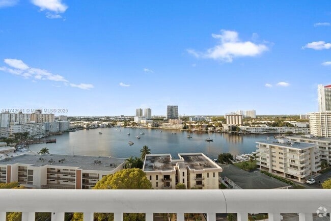 Building Photo - 137 Golden Isles Dr Unit 1408 Rental