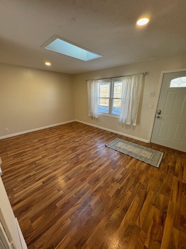 Photo - 452 S 30th St