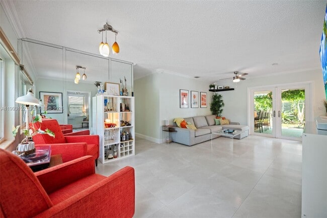 Photo - 350 NE 59th St