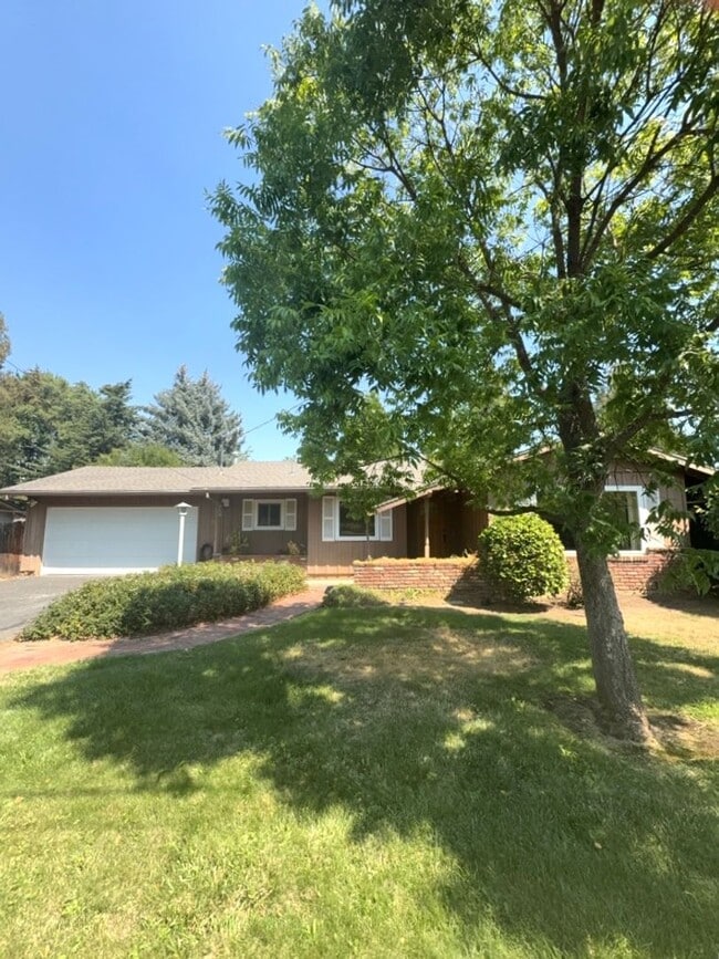 Building Photo - 615 Beverly Way