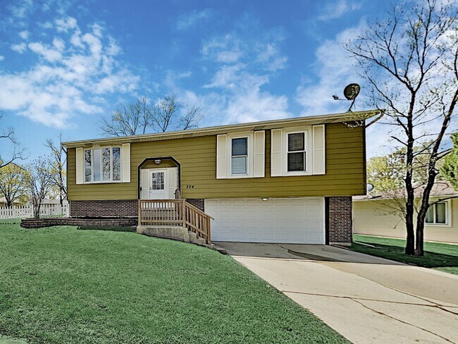 324 Waverly Dr - 324 Waverly Dr House