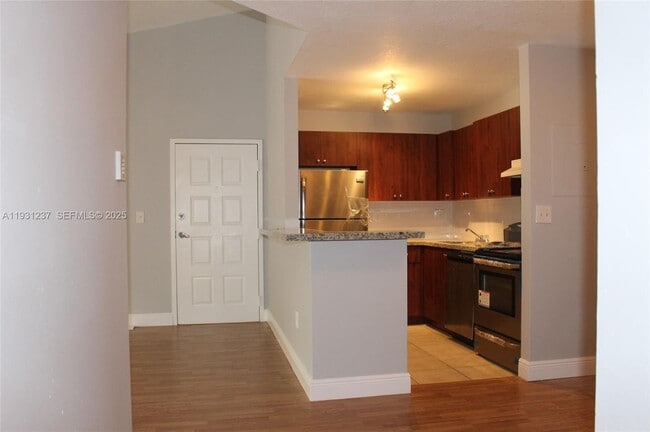 Photo - 7135 NW 179th St Unidad 302