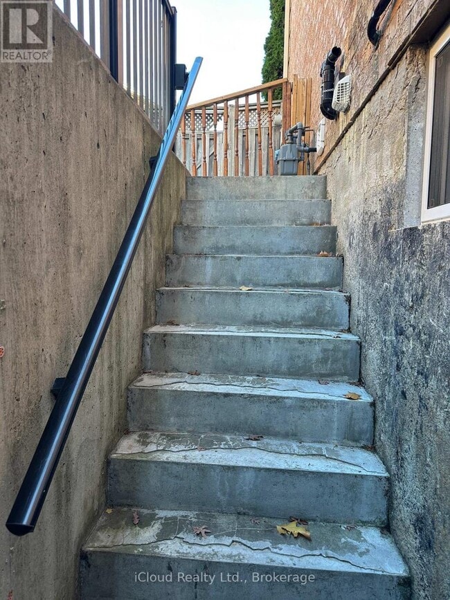 Photo - 5215 Micmac Crescent