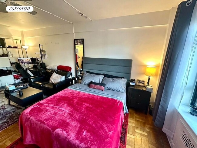 Photo - 100 Remsen St