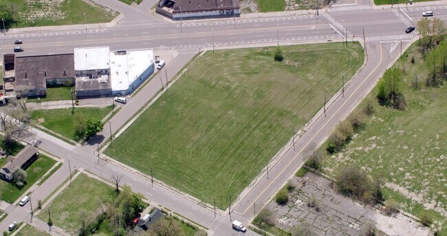 Building Photo - Canfield Apartments