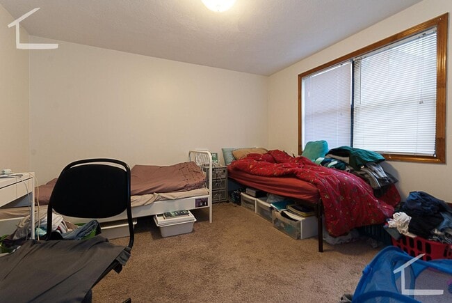 Photo - 2BR 1Bth unit. Heat/Hot Water included. Walk to T.
