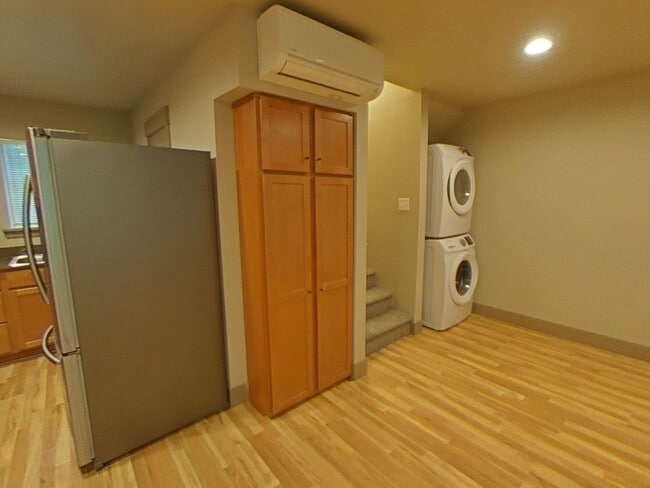 160 E 15th Ave Unit 2