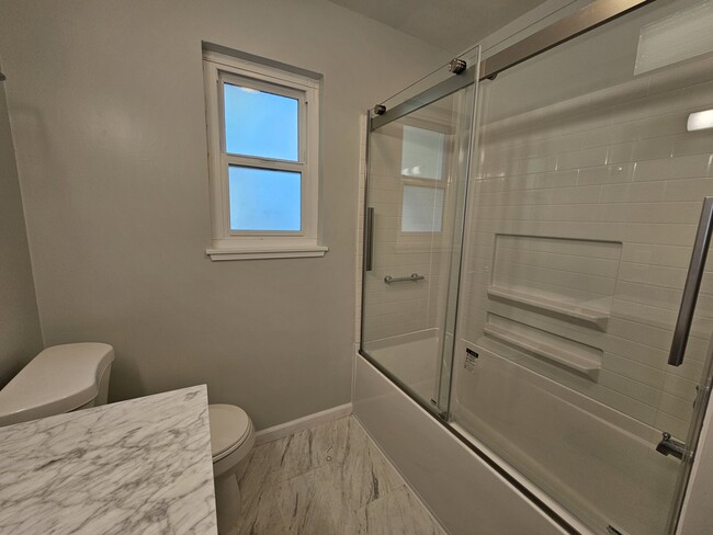 Photo - 819 Linden Ln