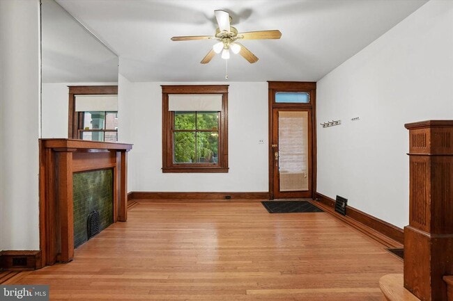 Photo - 868 N 27th St