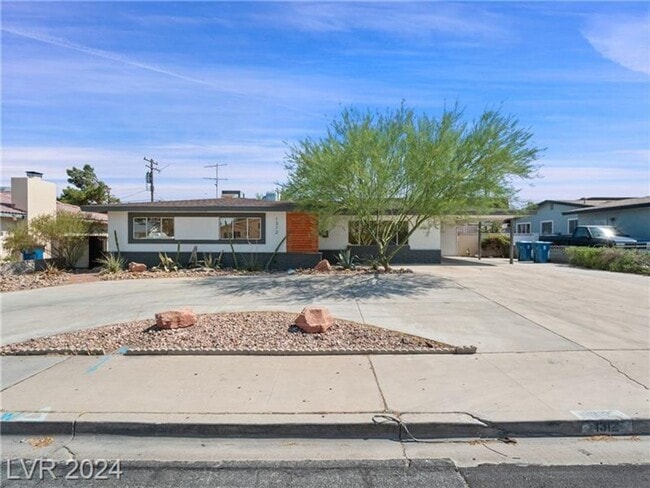 Building Photo - Spectacular Vintage 3Bed/2Bath Las Vegas h...