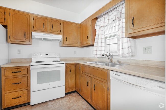 2BR, 2BA - 1,050SF - Kitchen - Woodside Townhomes