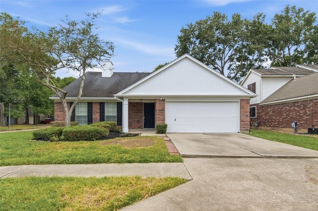 Building Photo - 8926 Village Hills Dr