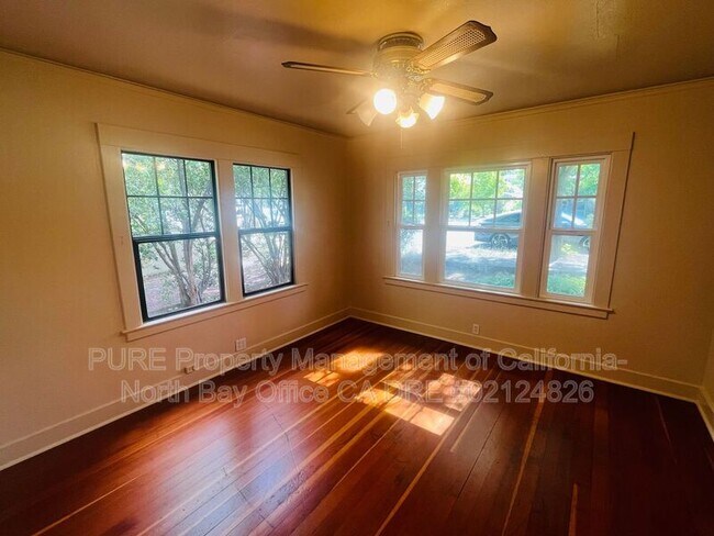 Photo - 591 N Dora St