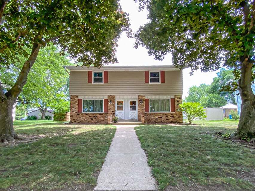 Front of House - 1825 Oakdale Dr Casa Adosada
