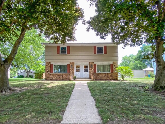 Building Photo - 1825 Oakdale Dr Unit 1825 Rental