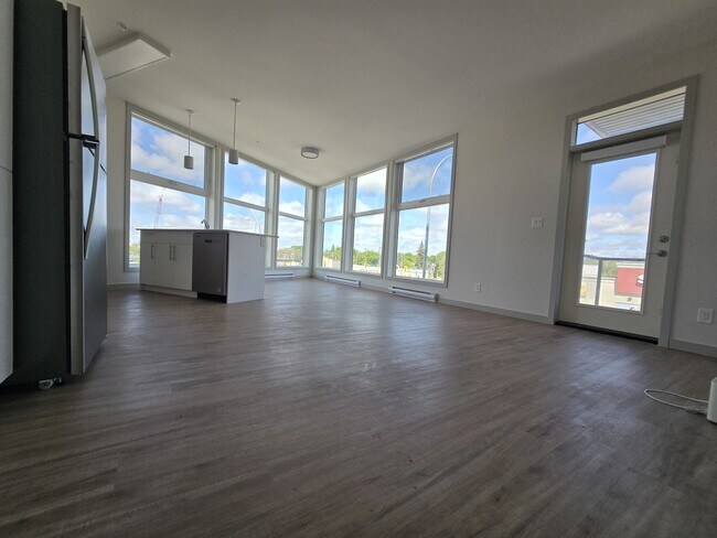 Building Photo - 1125 Pembina Hwy Unit 201