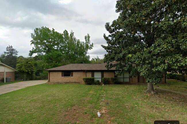 Building Photo - 808 Joel Dr Rental