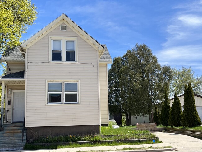 Building Photo - 1945 N 15th St Unit Lower