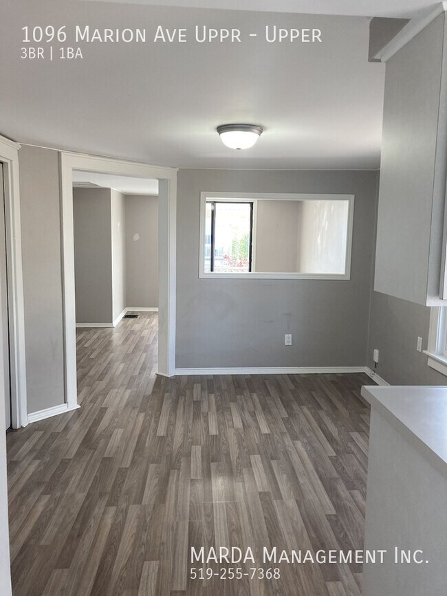 Photo - SPACIOUS 3 BED/1 BATH UPPER + HYDRO Unité Upper