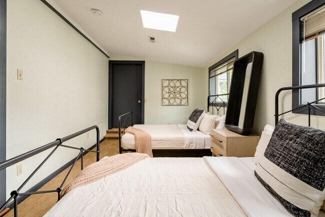 2537 SE Hawthorne Blvd Unit SI ID1612013P