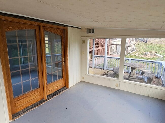 Photo - 3745 Frankfort-Ford Rd