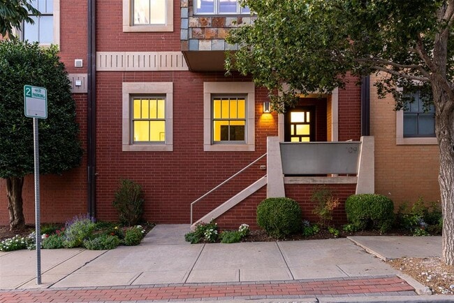 Photo - 109 NE 3rd St