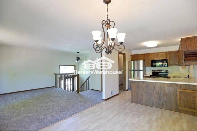 Photo - 2323 Amberwood Dr