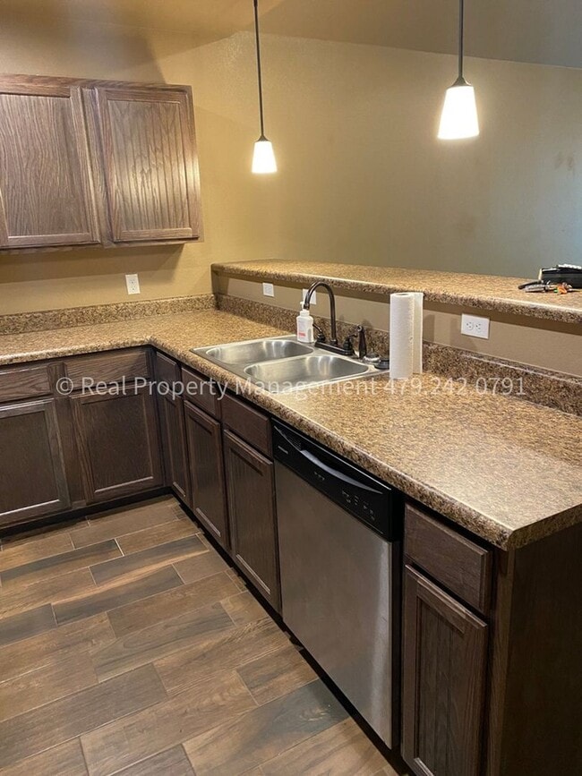 Photo - 4718 S 28th St