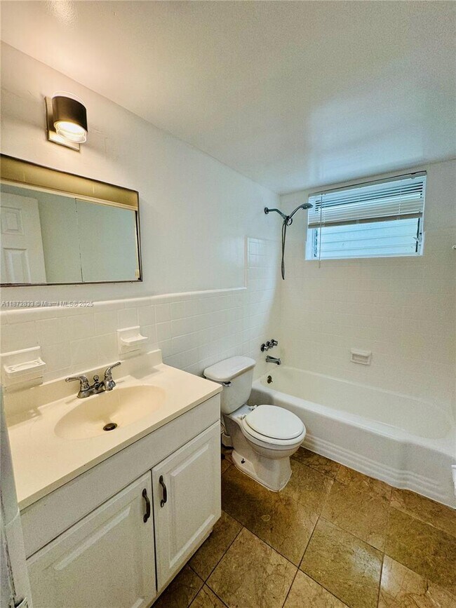 Photo - 65 Washington Ave Unidad 3