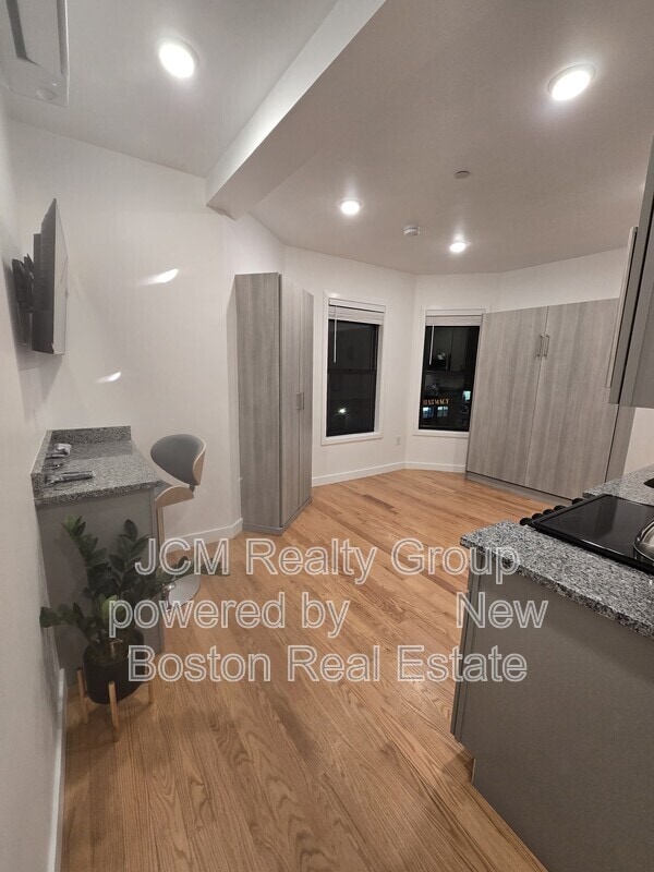 Photo - 165 Hawthorne St Unit Studios