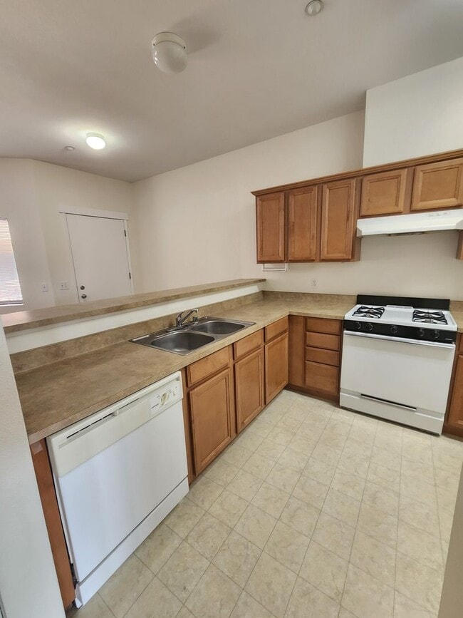 Photo - Comfortable 1 Bed, 1 Bath Grover Beach Apartment- Water and Trash Included