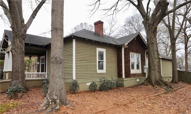 Photo - 60 Clifton St SE