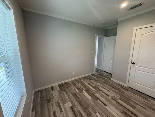Photo - 1631 Voyager Dr
