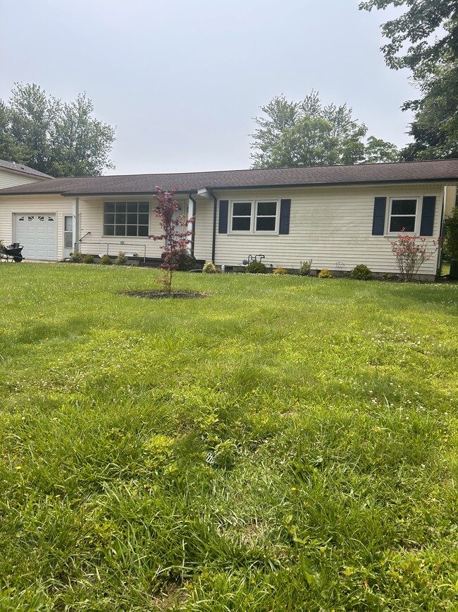 Photo - 160 Kimberly Dr House