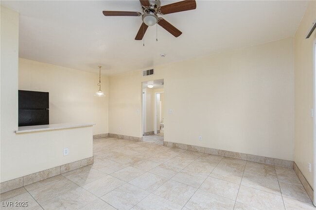 Photo - 5650 E Sahara Ave Unidad 1048