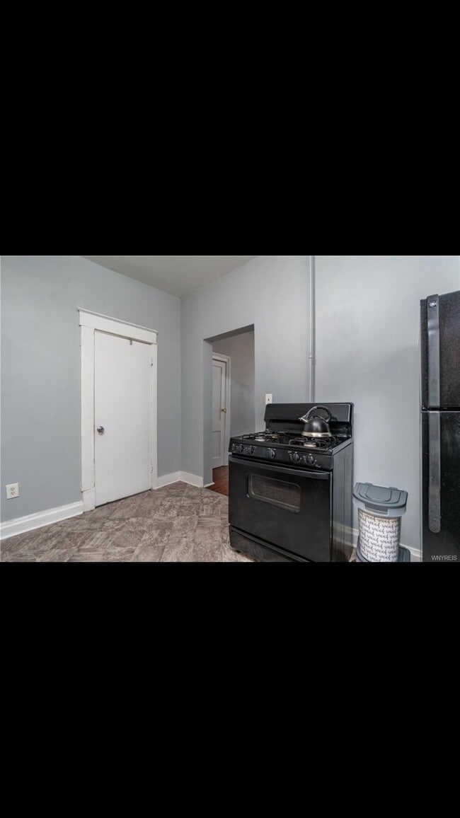 Photo - 118 Whitney Pl Unit 118 Whitney Place upper
