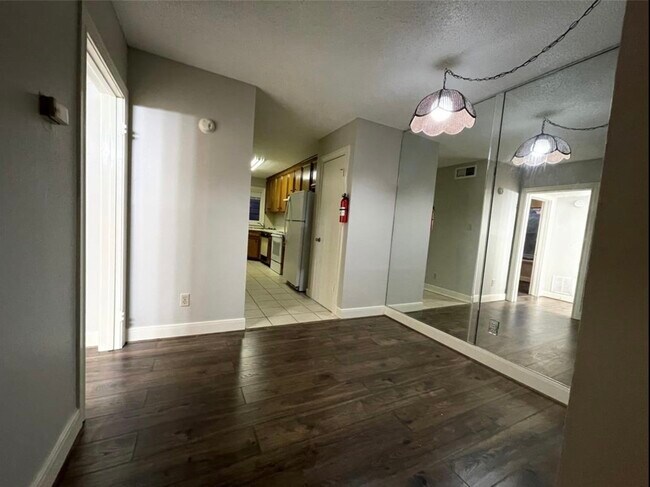 1901 Brun St Unidad C