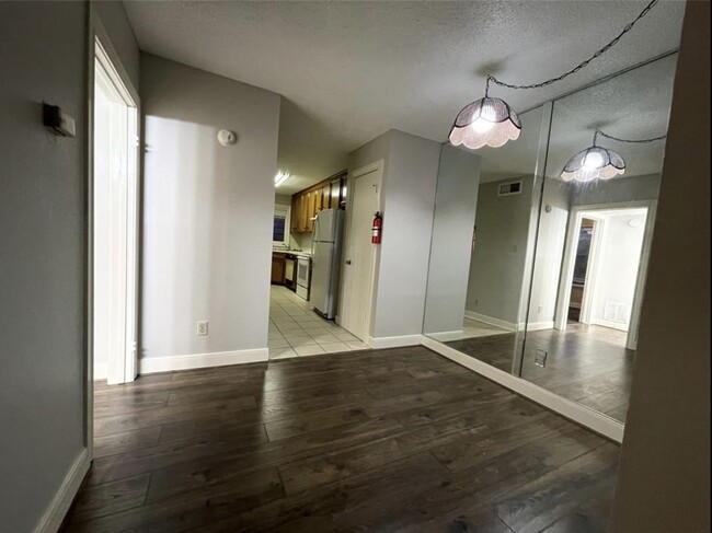 Photo - 1901 Brun St Unit C