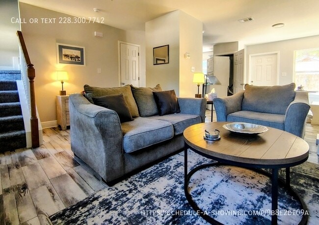 Building Photo - 229 Milray Ln