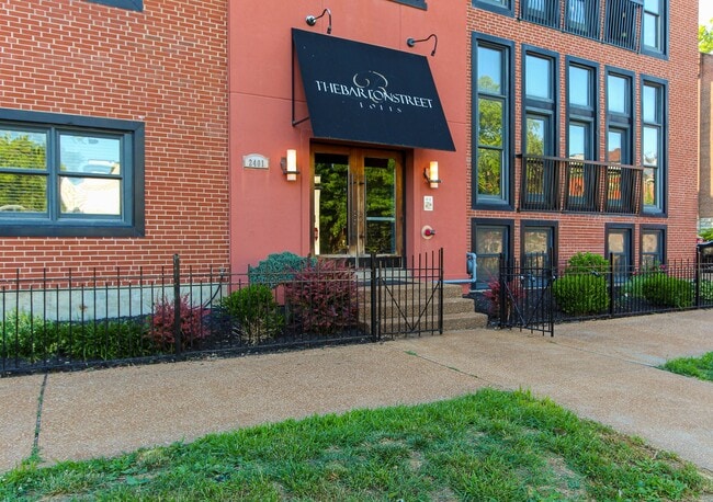 Building Photo - 2401 S 12th St Unit 203