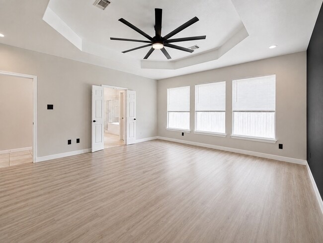 Photo - 13714 Hillingdale Ln