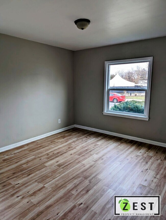 Photo - Charming brick bungalow