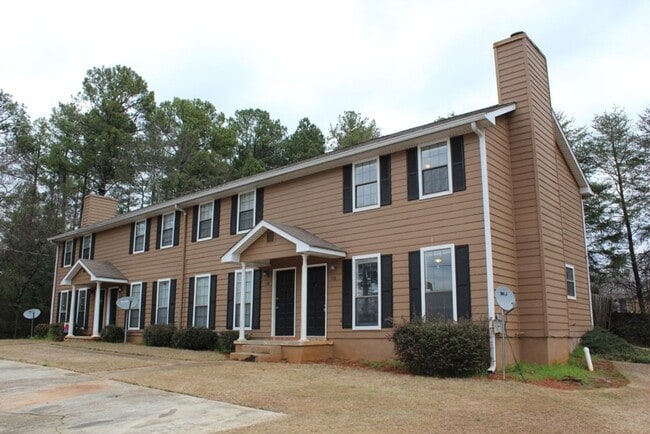 Photo - Welcome to this charming 2-bedroom, 1.5-bathroom home nestled in the lively community of Stockbri...