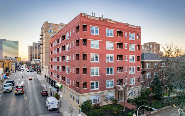 Building Photo - 4364 N Kenmore Ave Rental