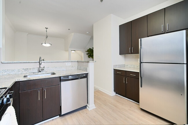 Photo - 1960 Chain Bridge Rd Unidad FL4-ID1012929P