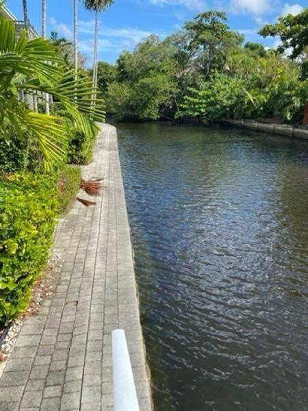 Photo - 578 NE 20th St Unidad 16E