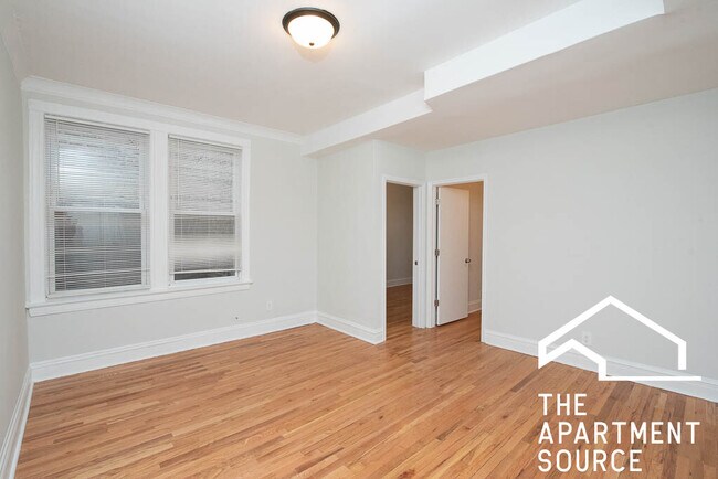 Photo - 1255 N Harding Ave Unit 1S